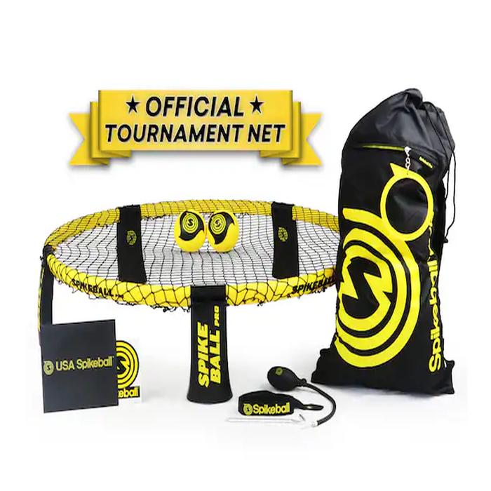 Spikeball Pro -setti: verkko, kaksi palloa, pumppu ja kantolaukku.